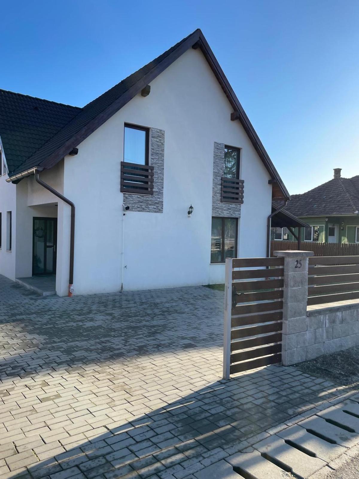 Fenyo Apartman House Ii. Odorheiu Secuiesc Exterior foto
